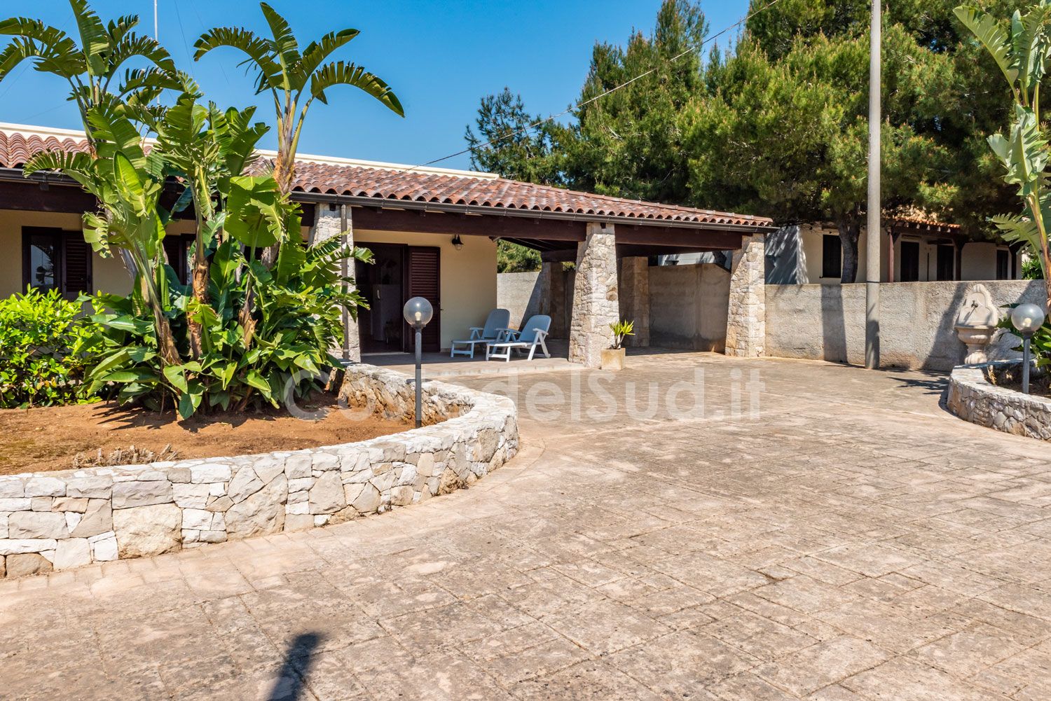 Portico con vista mare