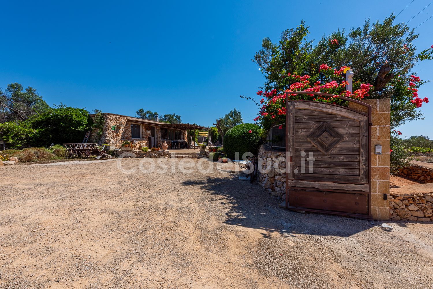 La villa vista di lato