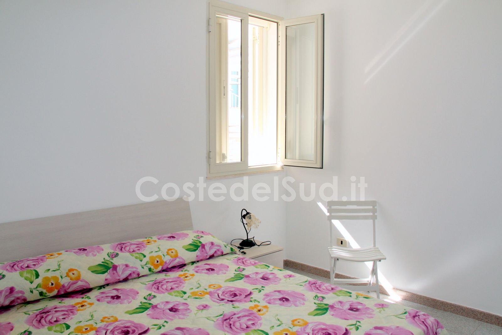 -STRADA CON USCITA DALLA CASA