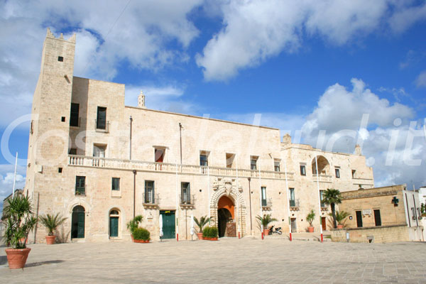 Foto Specchia: Piazza