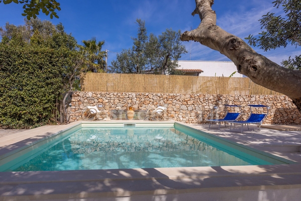 Trullo e abitazione tipica salentina con piscina esclusiva Pescoluse
