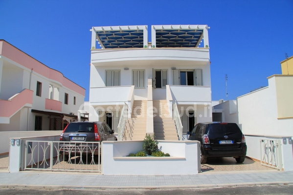 Appartamento mare vicino parcheggio privato. Torre San Giovanni