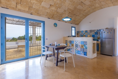 Villetta indipendente immersa nel verde con vista panoramica sul mare. Torre Pali - Foto 9