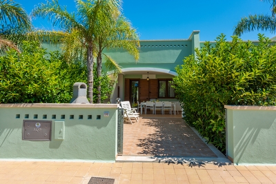 Villetta indipendente a pochi passi dalla spiaggia e dal centro. Torre Pali - Foto principale