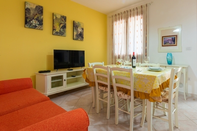 Villetta indipendente a pochi passi dalla spiaggia e dal centro. Torre Pali - Foto 11