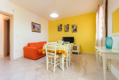 Villetta indipendente a pochi passi dalla spiaggia e dal centro. Torre Pali - Foto 12