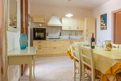 Villetta indipendente a pochi passi dalla spiaggia e dal centro. Torre Pali - Foto 16