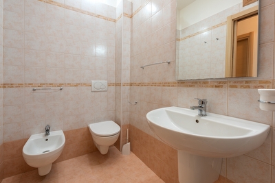 Villetta indipendente a pochi passi dalla spiaggia e dal centro. Torre Pali - Foto 17