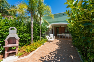 Villetta indipendente a pochi passi dalla spiaggia e dal centro. Torre Pali - Foto 2