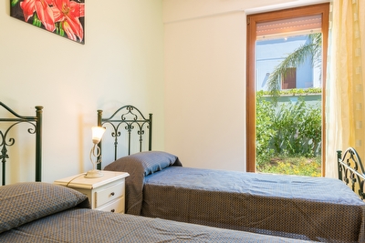 Villetta indipendente a pochi passi dalla spiaggia e dal centro. Torre Pali - Foto 25