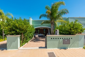 Villetta nuovissima con mare di sabbia e passeggio vicini. Torre Pali - Foto 2