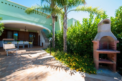 Villetta nuovissima con mare di sabbia e passeggio vicini. Torre Pali - Foto principale