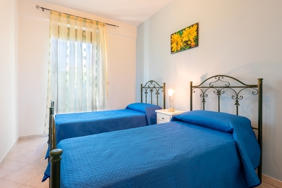 Villetta nuovissima con mare di sabbia e passeggio vicini. Torre Pali - Foto 18