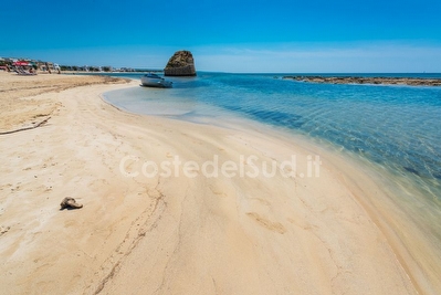 Villa di nuova costruzione a pochi passi dalla Spiaggia Torre Pali