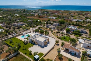 Villa con piscina esclusiva con mare e passeggio nelle vicinanze. Torre Pali - Foto 2