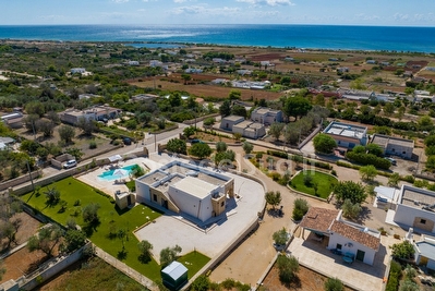 Villa con piscina esclusiva con mare e passeggio nelle vicinanze. Torre Pali - Foto 2