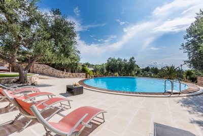 Villetta con piscina e giardino Marina di Novaglie