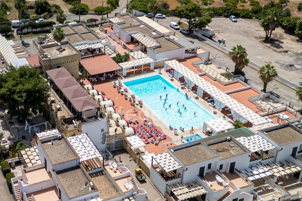 Relax e svago - piscina - casa vacanza privata  in residence quattro stelle  Santa Maria di Leuca