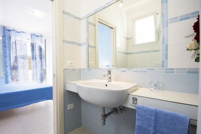 Appartamento primo piano con annessa suite mare a piedi. Torre San Giovanni - Foto 10