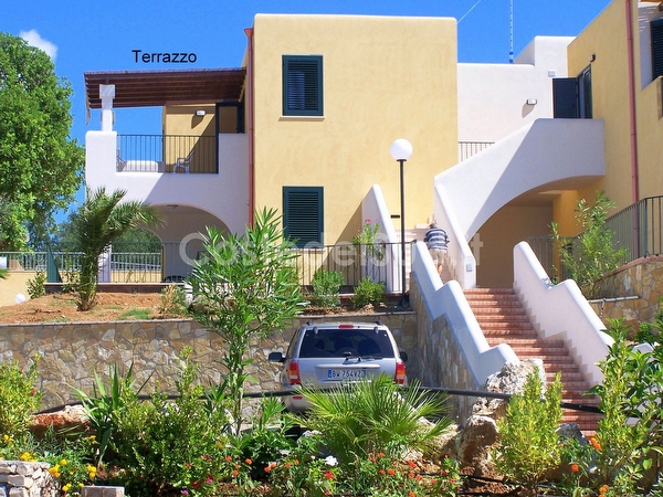 Villino con terrazza allestita e vista mare mozzafiato. Santa Cesarea Terme