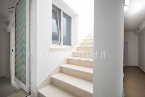 Seminterrato confortevole ben arredato mare a pochi passi. Torre San Giovanni