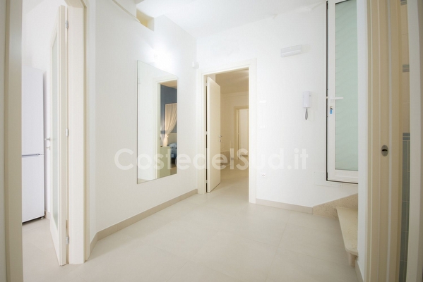 Seminterrato confortevole ben arredato mare a pochi passi. Torre San Giovanni