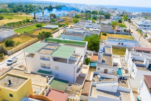 Appartamento ben arredato con attico mare vicino e parcheggio privato. Torre San Giovanni - Foto 3