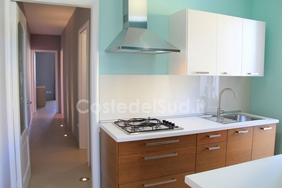 Appartamento ben arredato con attico mare vicino e parcheggio privato. Torre San Giovanni - Foto 9