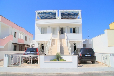 Bellissimo Appartamento ben arredato con attico incluso Torre San Giovanni - Foto principale