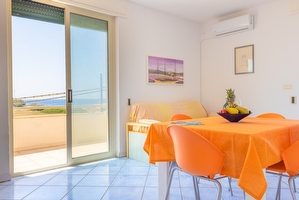 Appartamento comodo e spazioso con spiaggetta sabbiosa a pochi metri. Torre San Giovanni - Foto principale