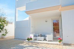 Nuovo appartamento ampi spazi esterni ben arredato con mare a piedi. Torre San Giovanni - Foto 7