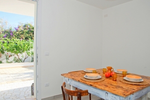 Nuovo appartamento ampi spazi esterni ben arredato con mare a piedi. Torre San Giovanni - Foto 9