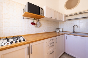 Appartamento in centro con posto auto e ampi spazi esterni. Torre San Giovanni - Foto 10