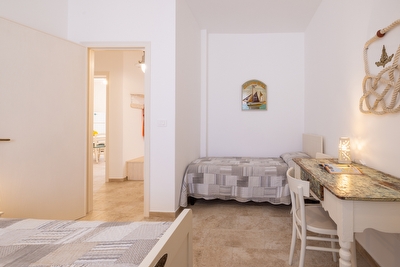 Appartamento in centro con posto auto e ampi spazi esterni. Torre San Giovanni - Foto 15