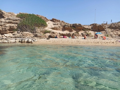 Appartamento in centro con posto auto e ampi spazi esterni. Torre San Giovanni - Foto 29