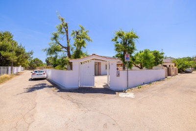 Villetta indipendente ampi spazi esterni e spiaggia sabbiosa a piedi. Torre San Giovanni - Foto 2