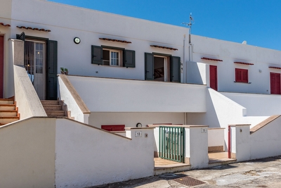 Villetta con ampi spazi esterni e spiagge sabbiose vicinissime. Pescoluse - Foto 3