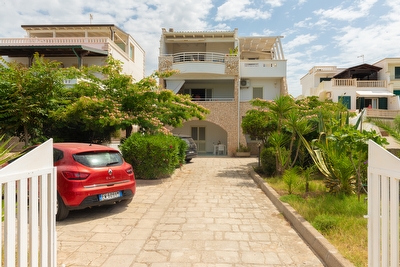 Villino immerso nel verde a pochi metri dal mare. Torre San Giovanni - Foto 3