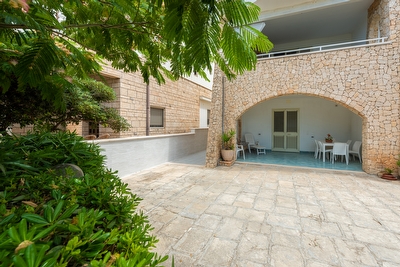 Villino immerso nel verde a pochi metri dal mare. Torre San Giovanni - Foto 5