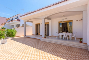 Villa indipendente spazi comodi 2 bagni mare vicino. Torre San Giovanni - Foto 2