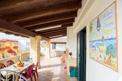 Attico vista mare sei posti letto  terrazzo con portico. Torre Pali - Foto principale