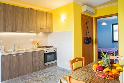 Attico vista mare sei posti letto  terrazzo con portico. Torre Pali - Foto 14