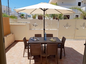 Appartamento spiaggia vicina su due livelli con camere nel seminterrato. Torre San Giovanni - Foto 3