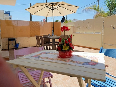 Appartamento spiaggia vicina su due livelli con camere nel seminterrato. Torre San Giovanni - Foto principale