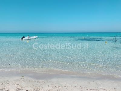 Appartamento spiaggia vicina su due livelli con camere nel seminterrato. Torre San Giovanni - Foto 27