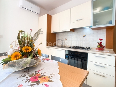 Appartamento spiaggia vicina su due livelli con camere nel seminterrato. Torre San Giovanni - Foto 8