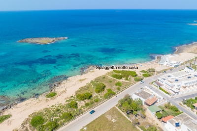 Monolocale piano ribassato con mare vicinissimo. Torre San Giovanni - Foto 3
