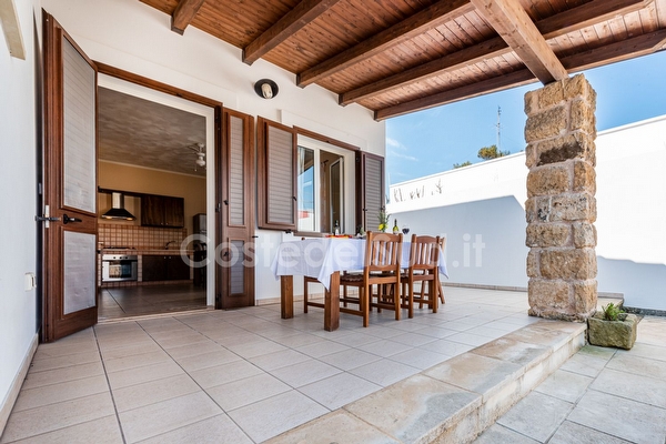 Villetta indipendente nel Salento vicina al mare e alle spiagge Posto Rosso