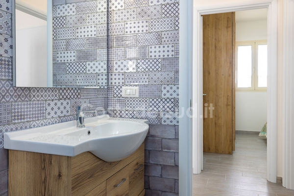 Appartamento cinque posti centro e mare di sabbia a piedi. gallery