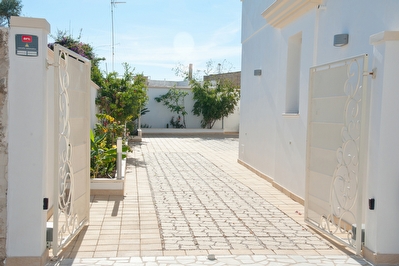 Appartamento nuovo  piano primo vista mare  ben arredato. Torre San Giovanni - Foto 2